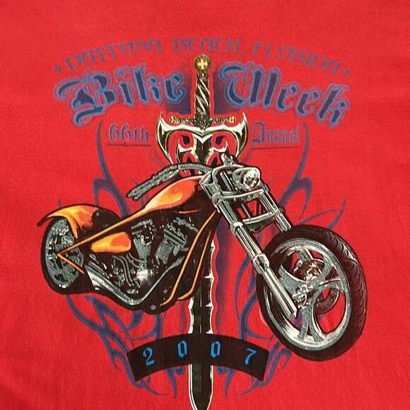 Mens size L Daytona Bike Week 2007 Vtg. Gildan short sleeve tee. Great graphics. - Picture 2 of 9